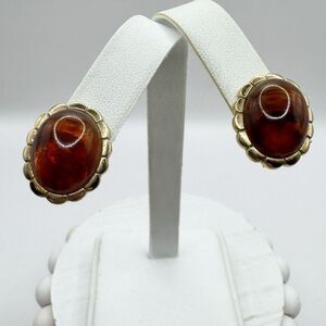 Vintage Amber Lucite Oval Scalloped Frame Cabochon Stud Earrings Gold Tone
